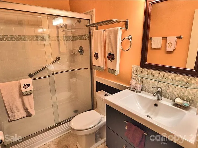 335 Melrose Ave #102 — Photo 9