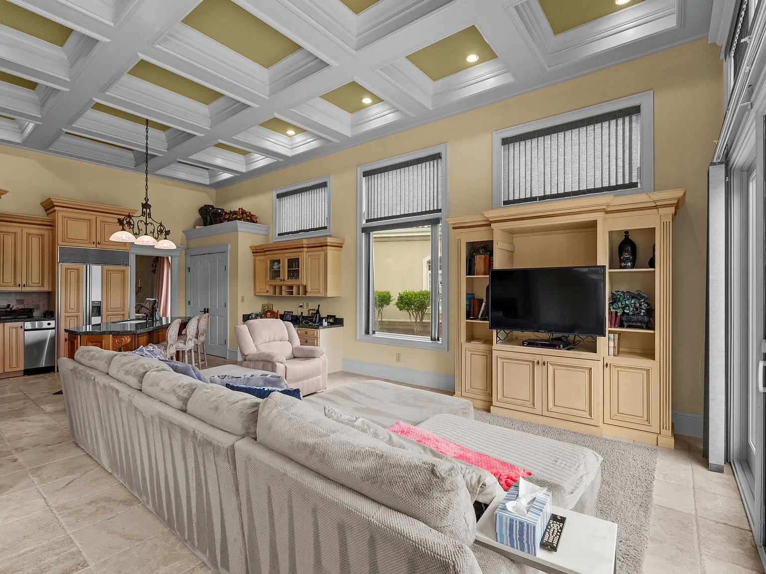 3 bed, 2.5 bath, 3500 sqft, $4,500 — Photo 4