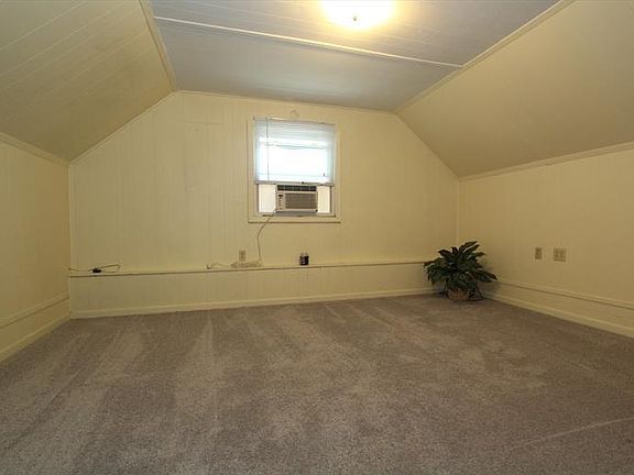 4th image of 2281 Grant Ave