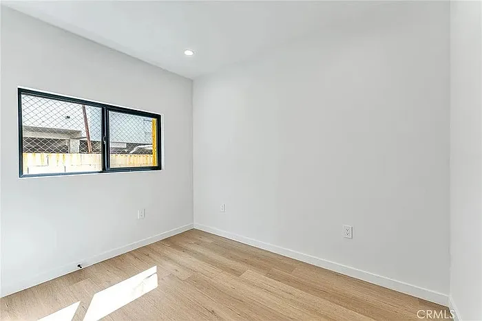 3 bed, 2.0 bath, 825 sqft, $3,700 — Photo 3