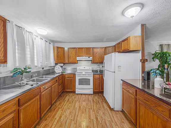4th image of 1610A Kinoole St