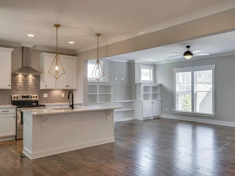 1112 Walsh St #B — Photo 11