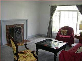 3rd image of 607 Larchmont Dr