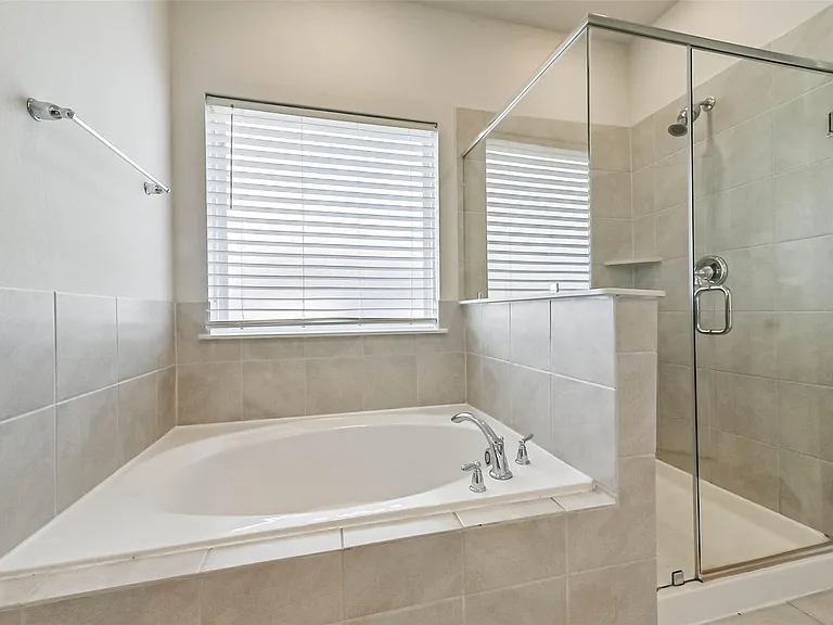 8515 Lake Groove Ln — Photo 14