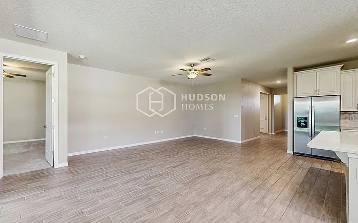 1527 Lyonsdale Ln — Photo 6