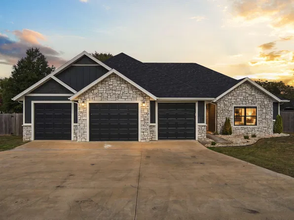1521 W Jones Street, Bolivar, MO 65613