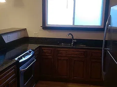 2 bed, 900 sqft, $1,950 — Photo 3