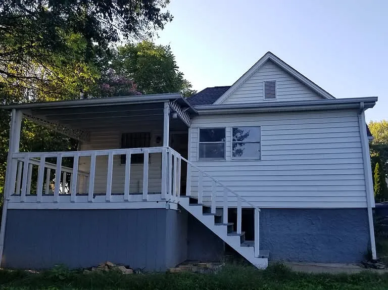 1608 Lawson Ave — Photo 2