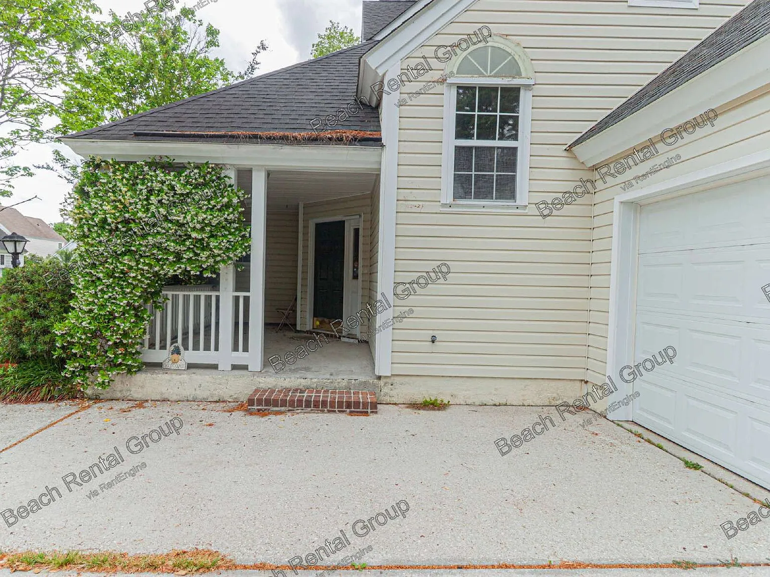 3 bed, 2.5 bath, 2100 sqft, $2,500 — Photo 2