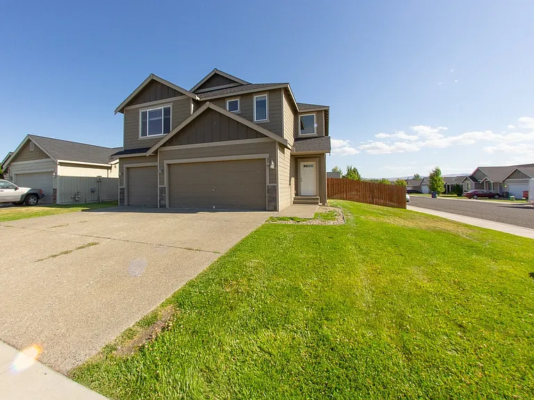210 W Hailey Ct — Photo 2