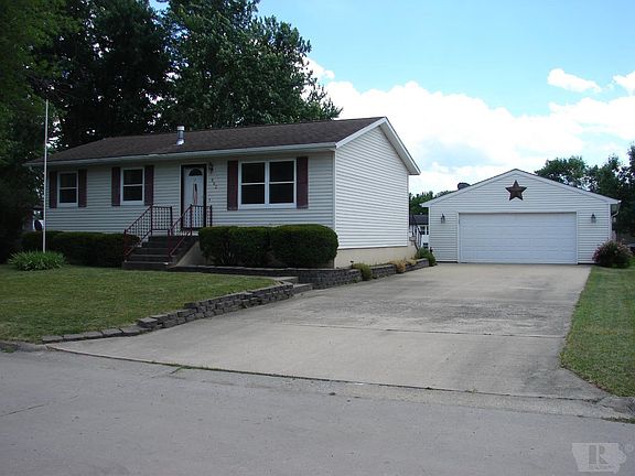 2nd image of 902 W Hill Ave
