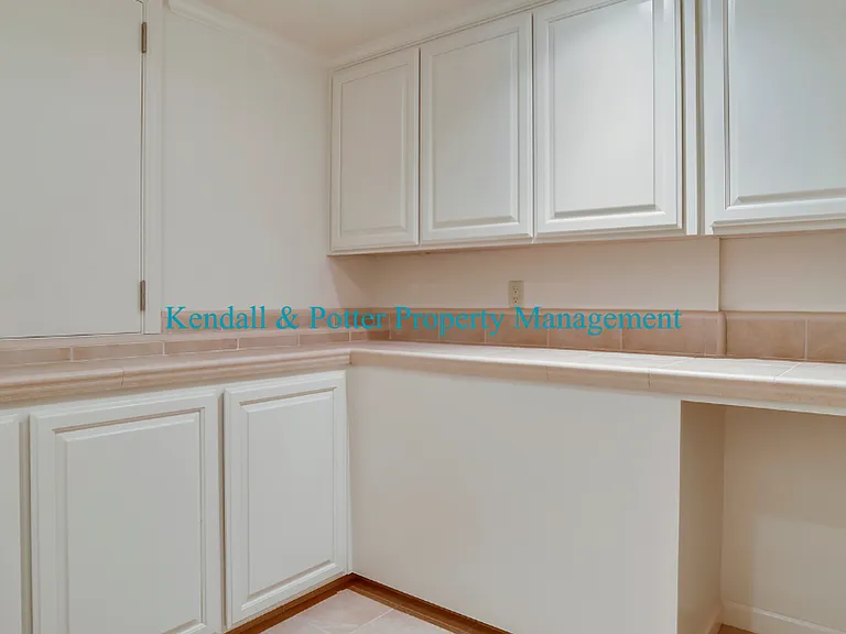 544 Cuesta Dr — Photo 20