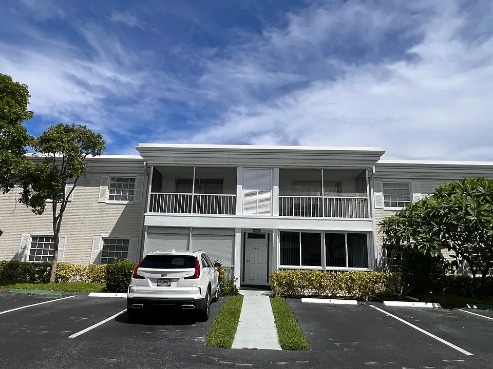 6421 Bay Club Dr #3