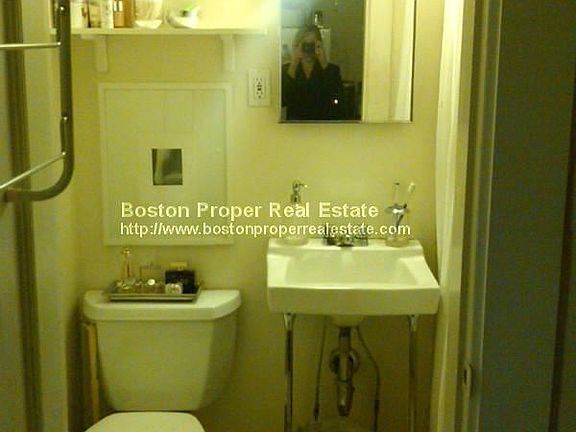 381 Commonwealth Ave. #2 Boston - Back Bay Unit Photo 4
