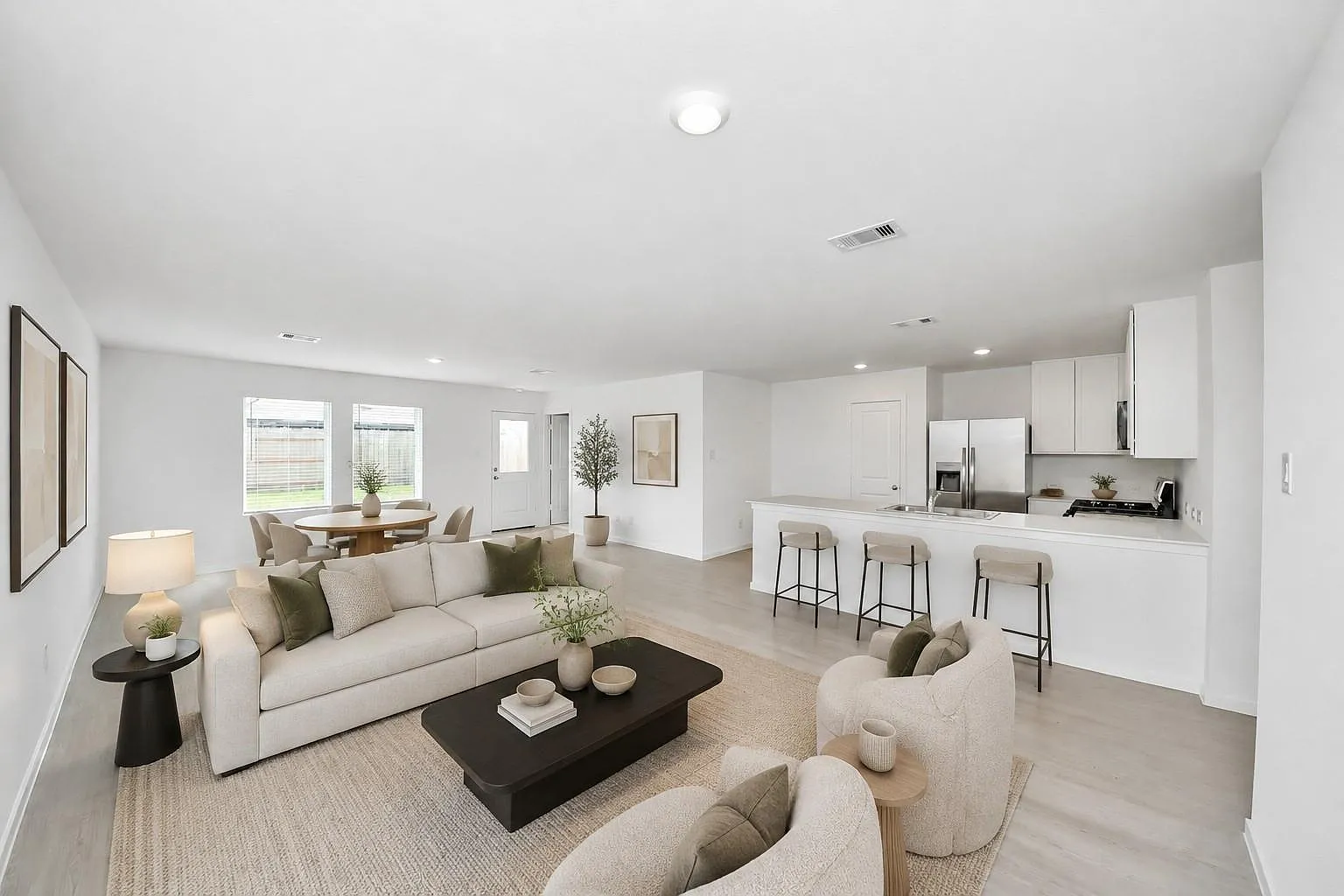 4 bed, 2.0 bath, 1736 sqft, $1,950 — Photo 3