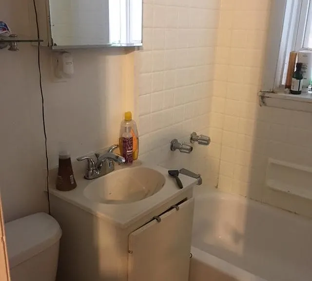 1042 W George St #1R — Photo 10