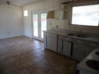 5th image of 212 Holston Dr