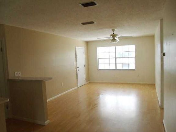 5th image of 859 Courtington Ln #3