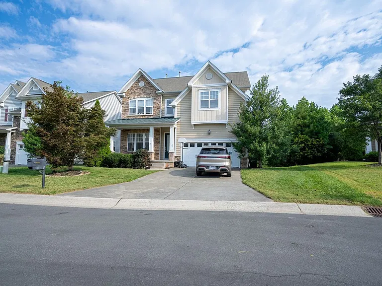 1606 Morehead Hill Ct — Photo 2