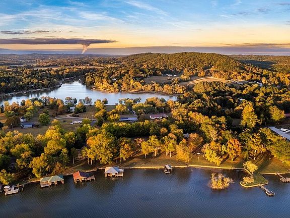 2nd image of 20 Hiwassee Cir