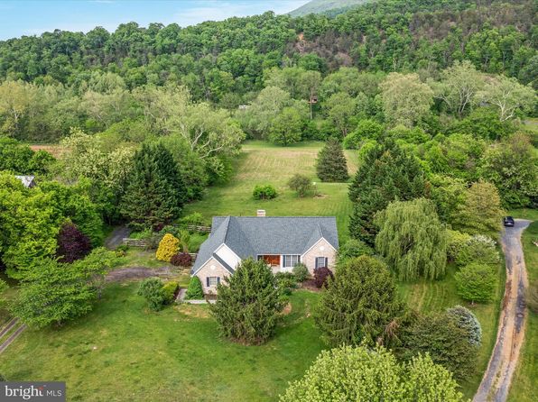 61 River Ct, Toms Brook, VA 22660
