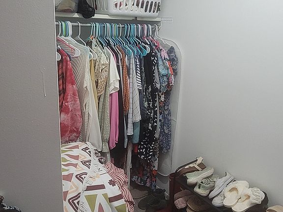 4th image of 4220 Allendorf Dr APT 12