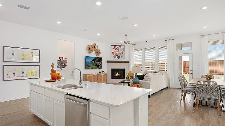 4 bed, 2371 sqft, $2,700 — Photo 3