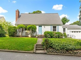 1 Hillside Ave, Barrington, RI 02806