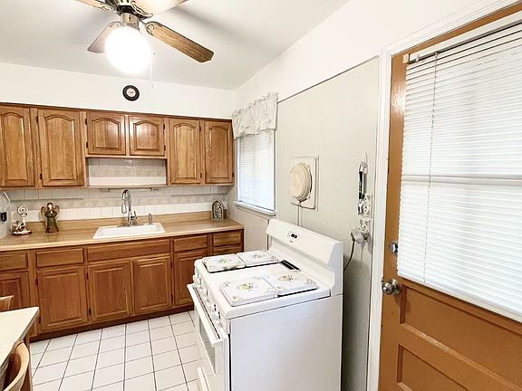 3rd image of 49-04 Kissena Blvd #1