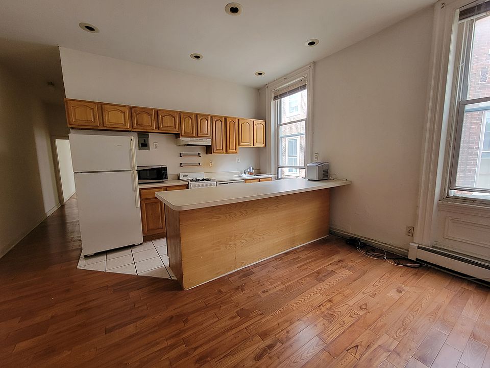 1st image of 2022 Spring Garden St APT 2R