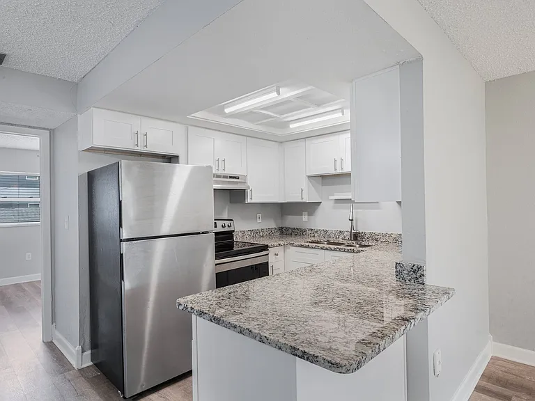 6810 Park St S #10 — Photo 4