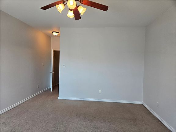 4th image of 1425 W Villa Maria Rd Unit 603