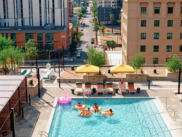 Sol Modern Phoenix Apartments Pool