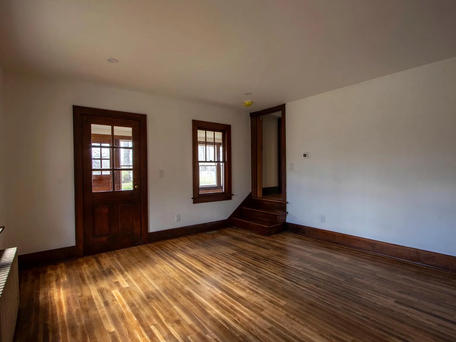 4 bed, 1.5 bath, 1456 sqft, $3,500 — Photo 2