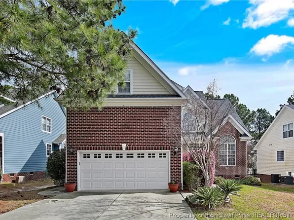 78 Cottswold Ln, Spring Lake, NC 28390