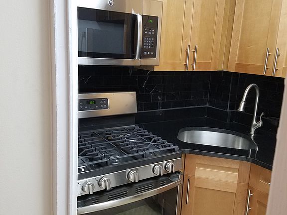 3rd image of 250 E 63rd St APT 15H