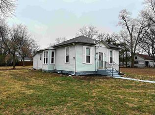 601 Blue River Ave, Juniata, NE 68955