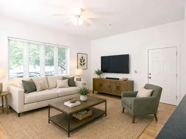 215 5th St SW APT 1D, Charlottesville, VA 22903