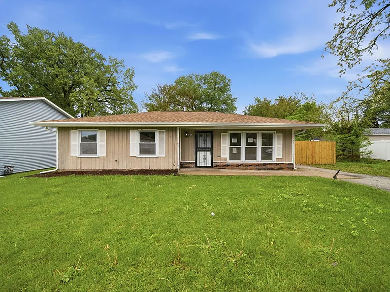 531 Wallace St — Photo 14