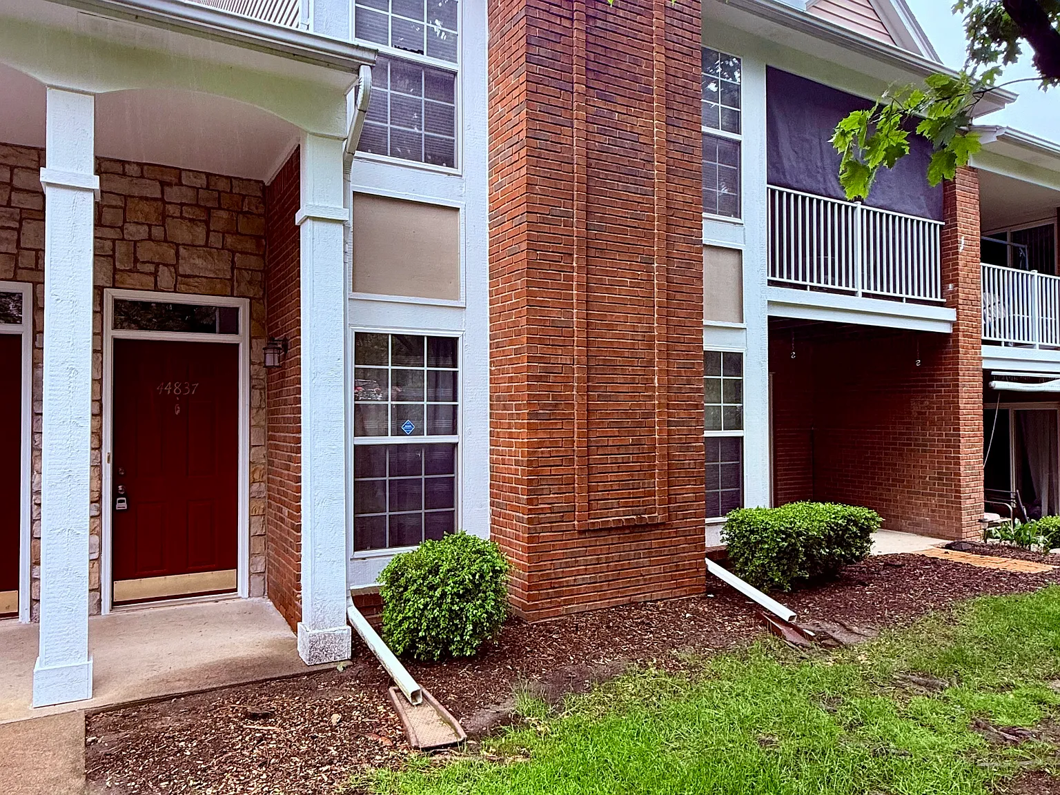 2 bed, 1213 sqft, $2,050 — Photo 1