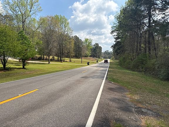 4th image of 785 Hines Rd