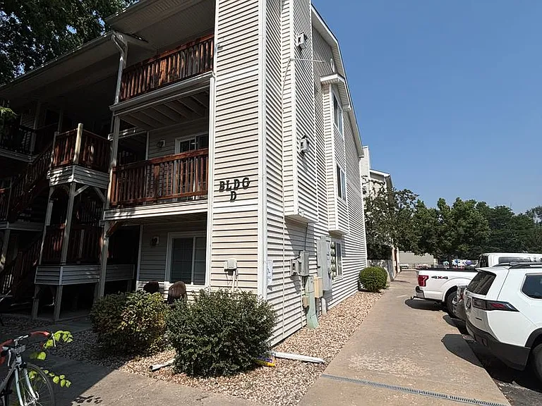 1221 University Ave #D303 — Photo 2
