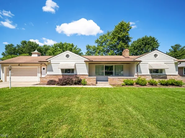 7988 Wright Rd, Broadview Heights, OH 44147