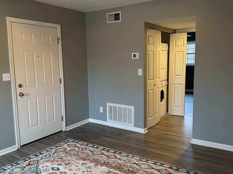 1st image of 230 Middletown Sq