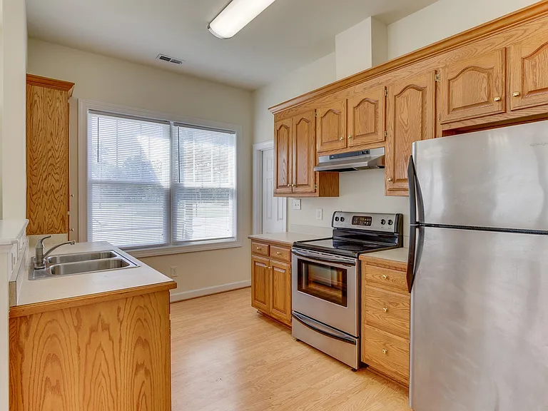 955 Poquoson Ave — Photo 14
