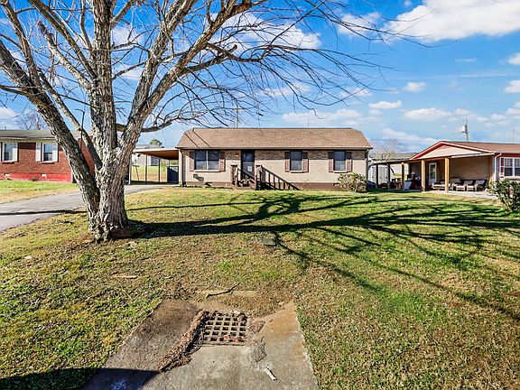 2nd image of 805 8th Ave E