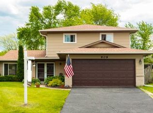 909 Thorney Lea Ter, Schaumburg, IL
