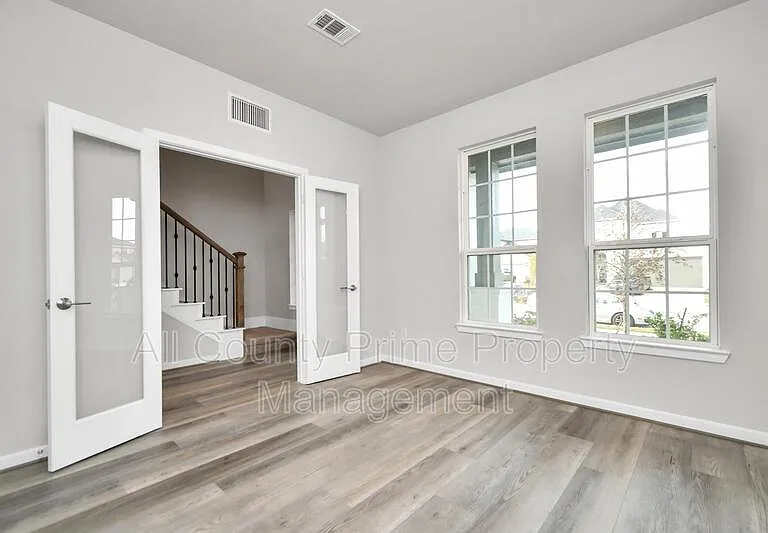 1218 Raburn Run Ln — Photo 4