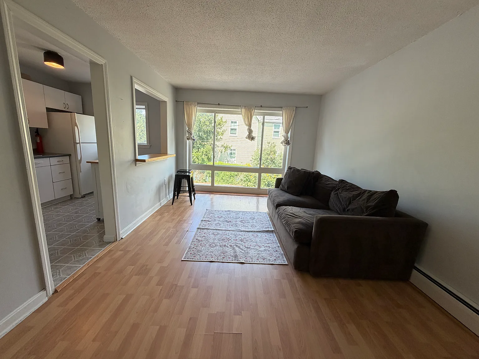 1 bed, 555 sqft, $2,500 — Photo 4