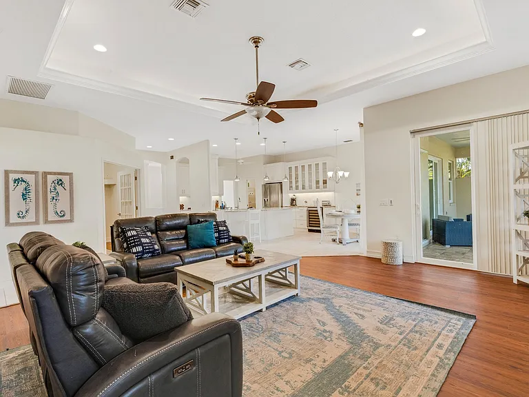 4801 Edgemont Ct — Photo 23